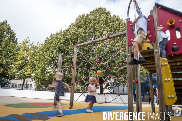 Cour d ecole  Oasis  dans le 12e arrondissement de Paris.