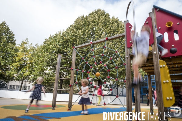 Cour d ecole  Oasis  dans le 12e arrondissement de Paris.