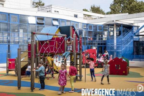 Cour d ecole  Oasis  dans le 12e arrondissement de Paris.