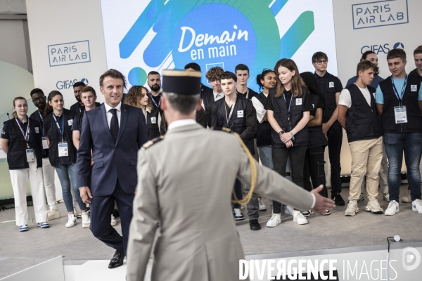 Emmanuel Macron inaugure la 54ème édition du Salon du  Bourget