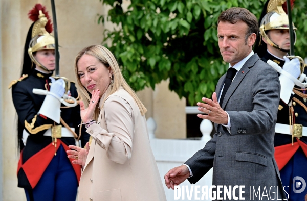 Emmanuel Macron reçoit Giorgia Meloni