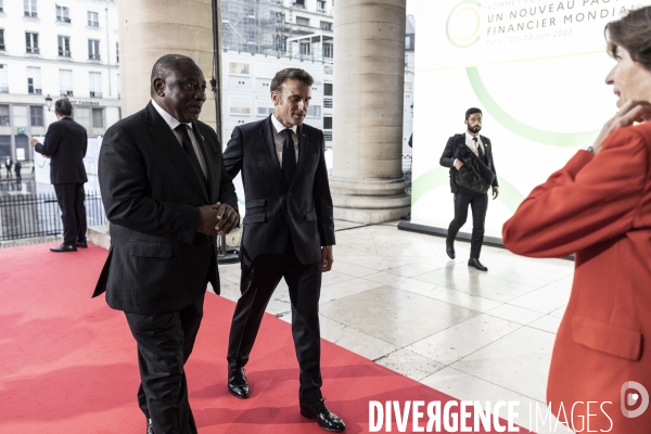 Sommet pour un nouveau pacte financier mondial