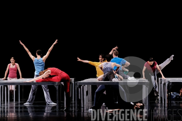 One Flat Thing, reproduced / William Forsythe / Ballet de l Opéra de Lyon