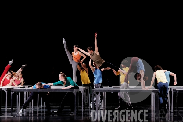 One Flat Thing, reproduced / William Forsythe / Ballet de l Opéra de Lyon