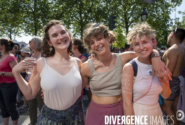 Gay pride 2023, la Marche des fiertés à Paris.