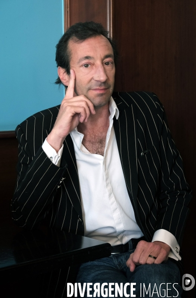 Portrait de l  écrivain Antoine Laurain