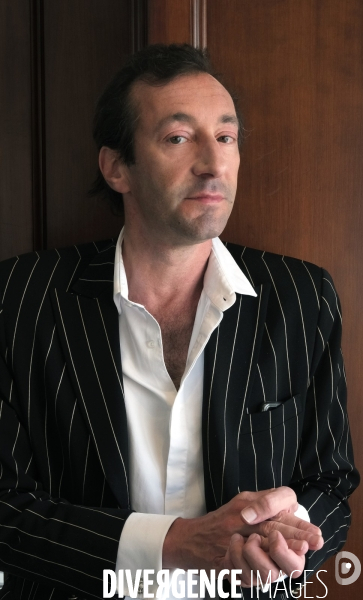 Portrait de l  écrivain Antoine Laurain