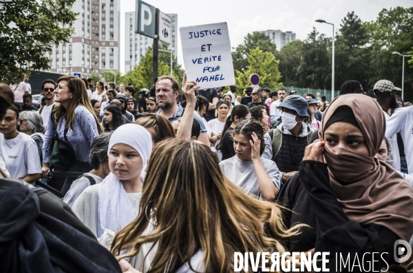 Marche blanche a nanterre en hommage au jeune nahel tue lors d un controle de police.