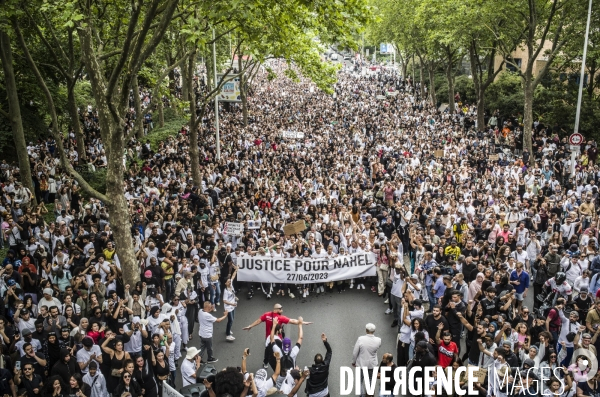 Marche blanche a nanterre en hommage au jeune nahel tue lors d un controle de police.