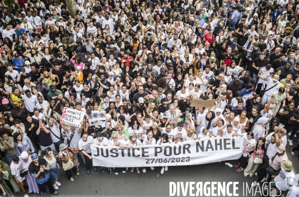 Marche blanche a nanterre en hommage au jeune nahel tue lors d un controle de police.