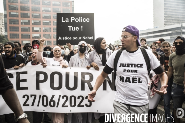 Marche blanche a nanterre en hommage au jeune nahel tue lors d un controle de police.