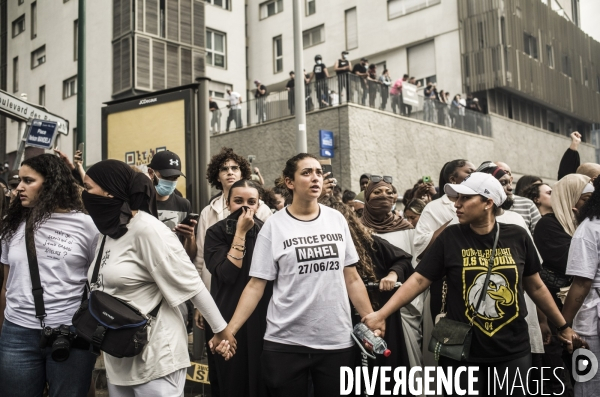 Marche blanche a nanterre en hommage au jeune nahel tue lors d un controle de police.