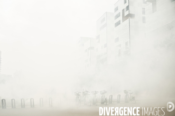 Marche blanche a nanterre en hommage au jeune nahel tue lors d un controle de police.