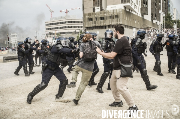 Marche blanche a nanterre en hommage au jeune nahel tue lors d un controle de police.