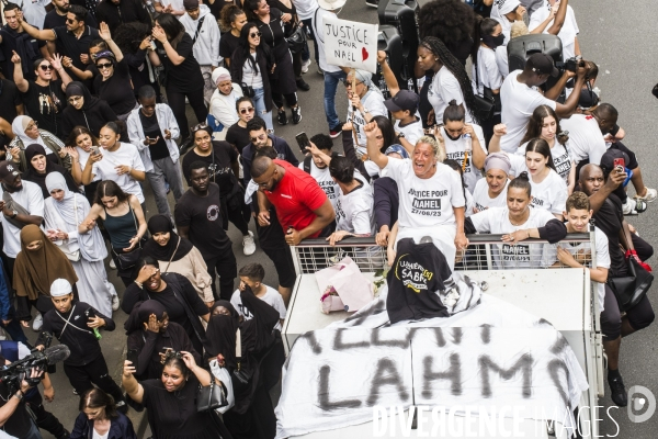 Marche blanche a nanterre en hommage au jeune nahel tue lors d un controle de police.