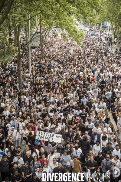 Marche blanche a nanterre en hommage au jeune nahel tue lors d un controle de police.