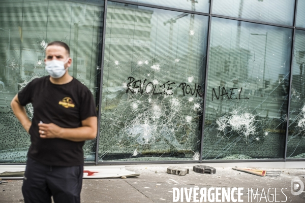 Marche blanche a nanterre en hommage au jeune nahel tue lors d un controle de police.