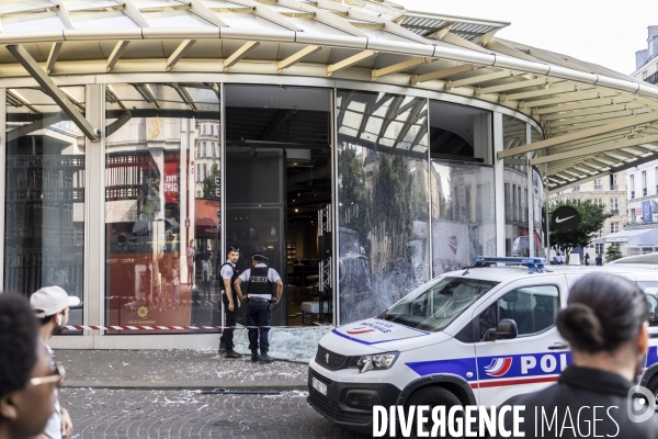 Magasins devalises à Paris