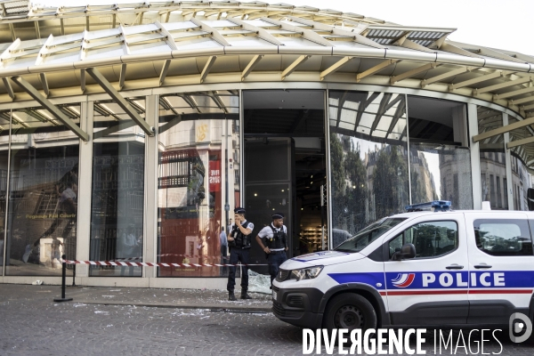 Magasins devalises à Paris