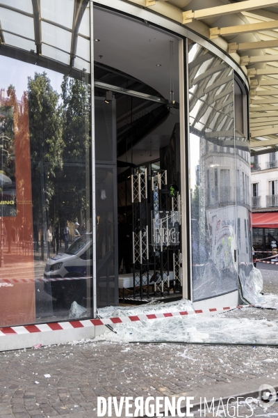 Magasins devalises à Paris