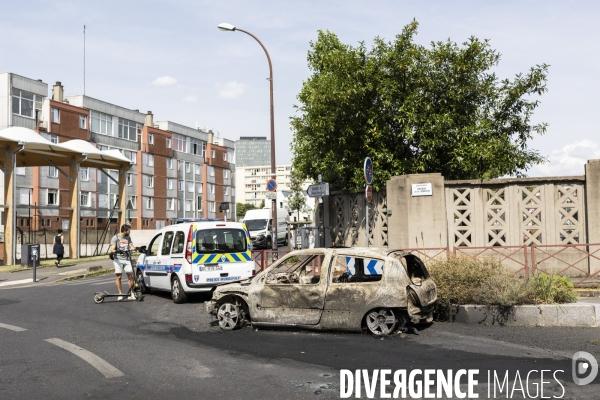 Voiture brulee a Montreuil