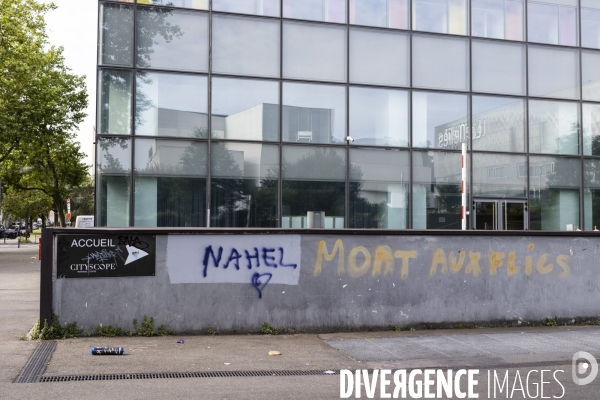 Magasins devalises a Montreuil