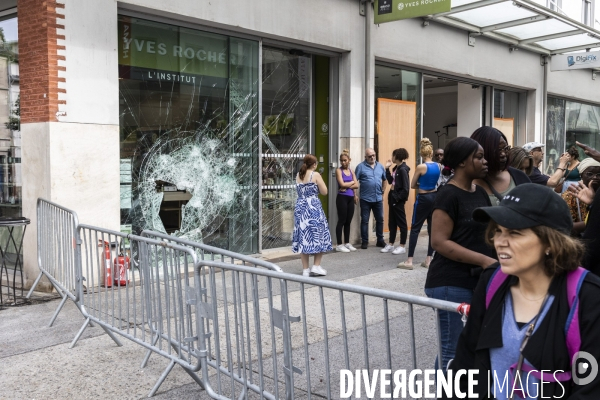 Magasins devalises a Montreuil