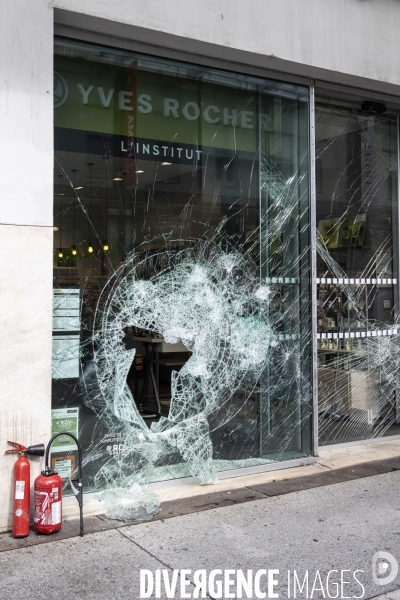 Magasins devalises a Montreuil