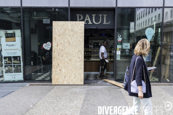 Magasins devalises a Montreuil