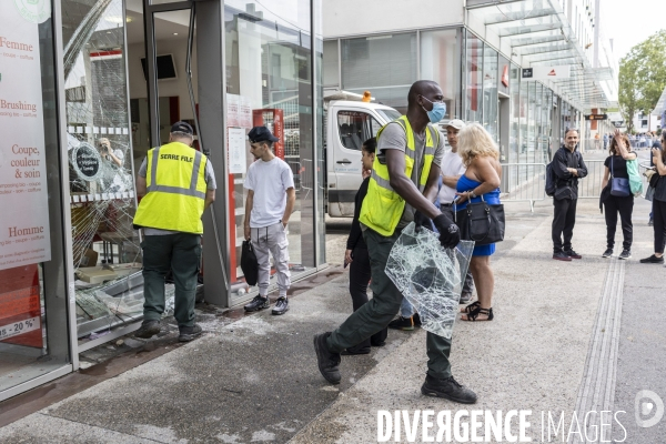 Magasins devalises a Montreuil