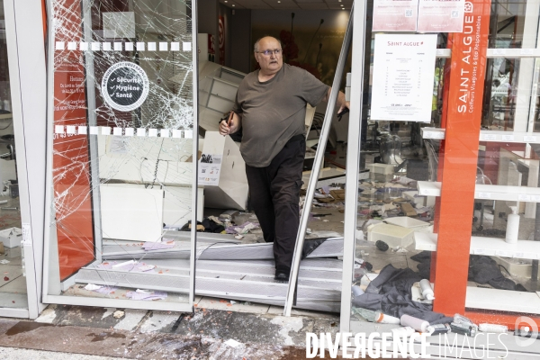 Magasins devalises a Montreuil