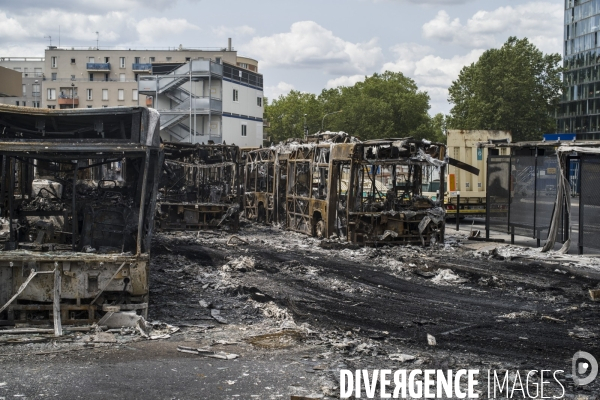 Consequence des violences d une 3eme nuit d emeutes  la gare routiere d  aubervilliers.