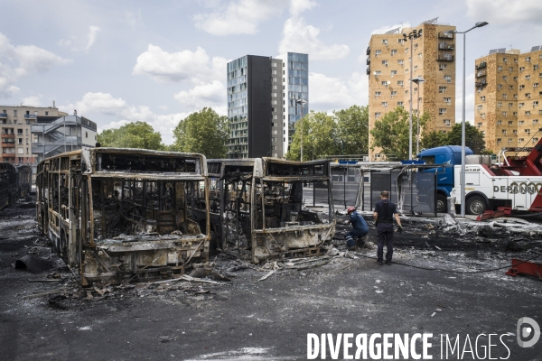 Consequence des violences d une 3eme nuit d emeutes  la gare routiere d  aubervilliers.