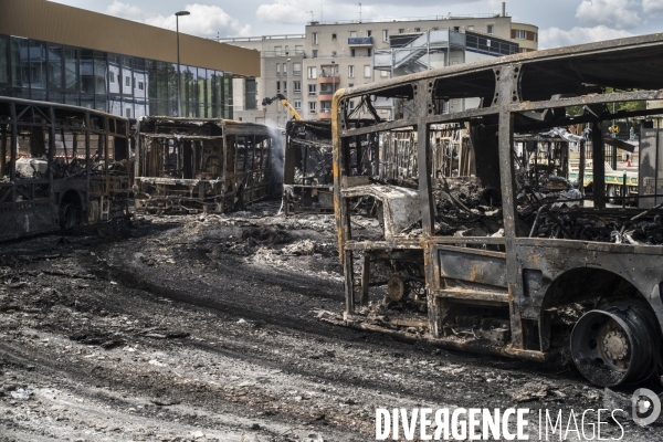 Consequence des violences d une 3eme nuit d emeutes  la gare routiere d  aubervilliers.