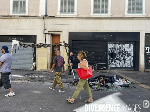Marseille, centre-ville, commerces dévastés après une 2ème nuit d émeutes.