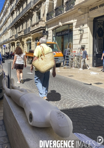 Marseille, centre-ville, commerces dévastés après une 2ème nuit d émeutes.