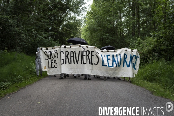 Manif action d Extinction Rebellion contre l extention des gravières en Ariège du 1er juillet 2023 