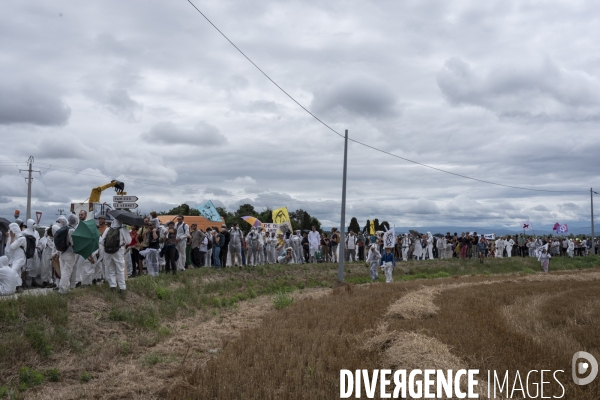Manif action d Extinction Rebellion contre l extention des gravières en Ariège du 1er juillet 2023 