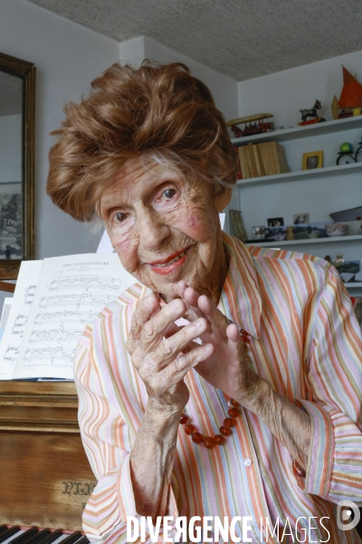 Colette maze pianiste sort un nouveau disque a 109 ans