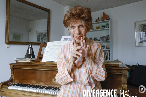 Colette maze pianiste sort un nouveau disque a 109 ans