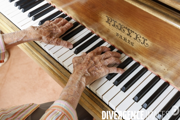 Colette maze pianiste sort un nouveau disque a 109 ans