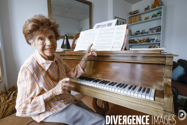Colette maze pianiste sort un nouveau disque a 109 ans