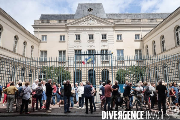 Rassemblement de soutient aux maires agresses
