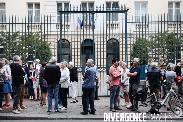 Rassemblement de soutient aux maires agresses 