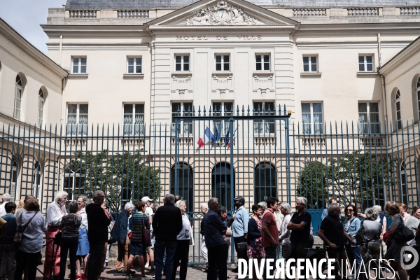 Rassemblement de soutient aux maires agresses 