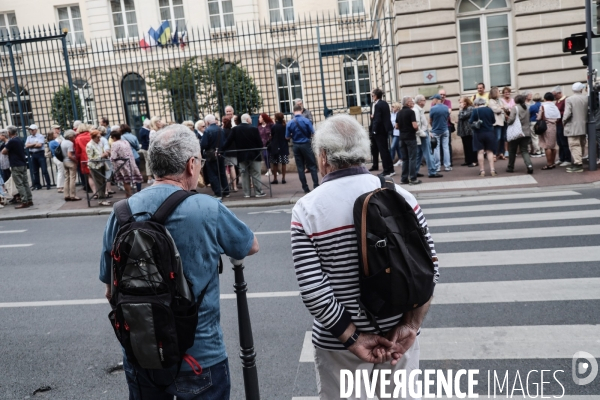 Rassemblement de soutient aux maires agresses 