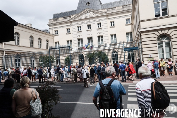 Rassemblement de soutient aux maires agresses 