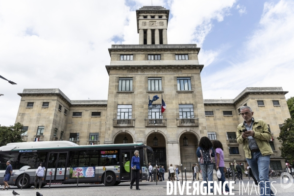Rassemblement devant la mairie de Montreuil contre les violences urbaines
