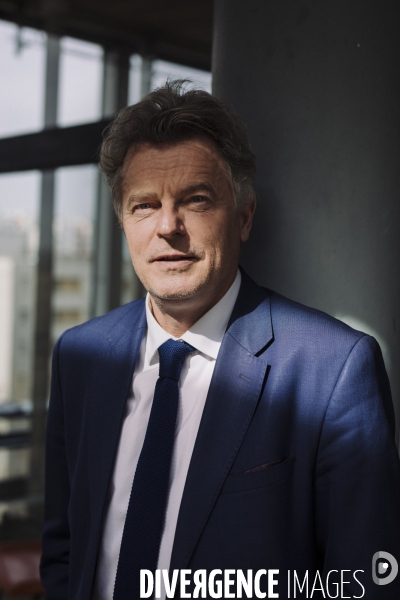 Portrait de fabien roussel, secrétaire national du parti communiste français.