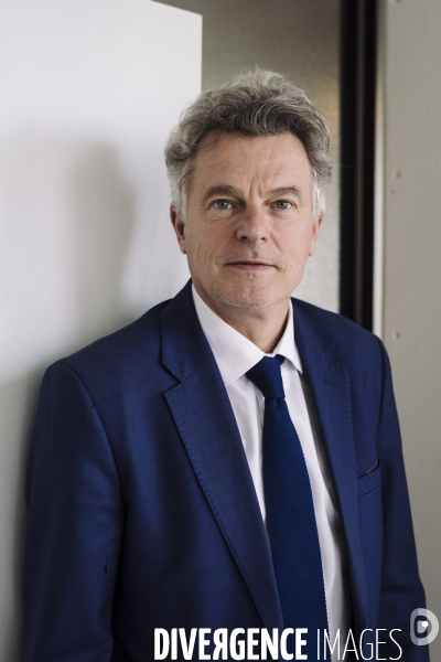 Portrait de fabien roussel, secrétaire national du parti communiste français.